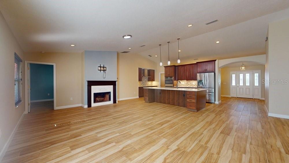 22 WOOD CLIFT LANE