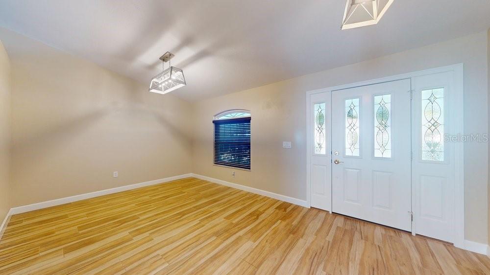 22 WOOD CLIFT LANE