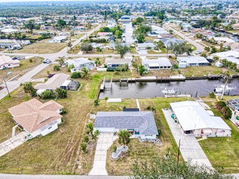 A home in PORT CHARLOTTE