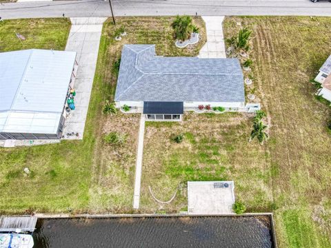 A home in PORT CHARLOTTE