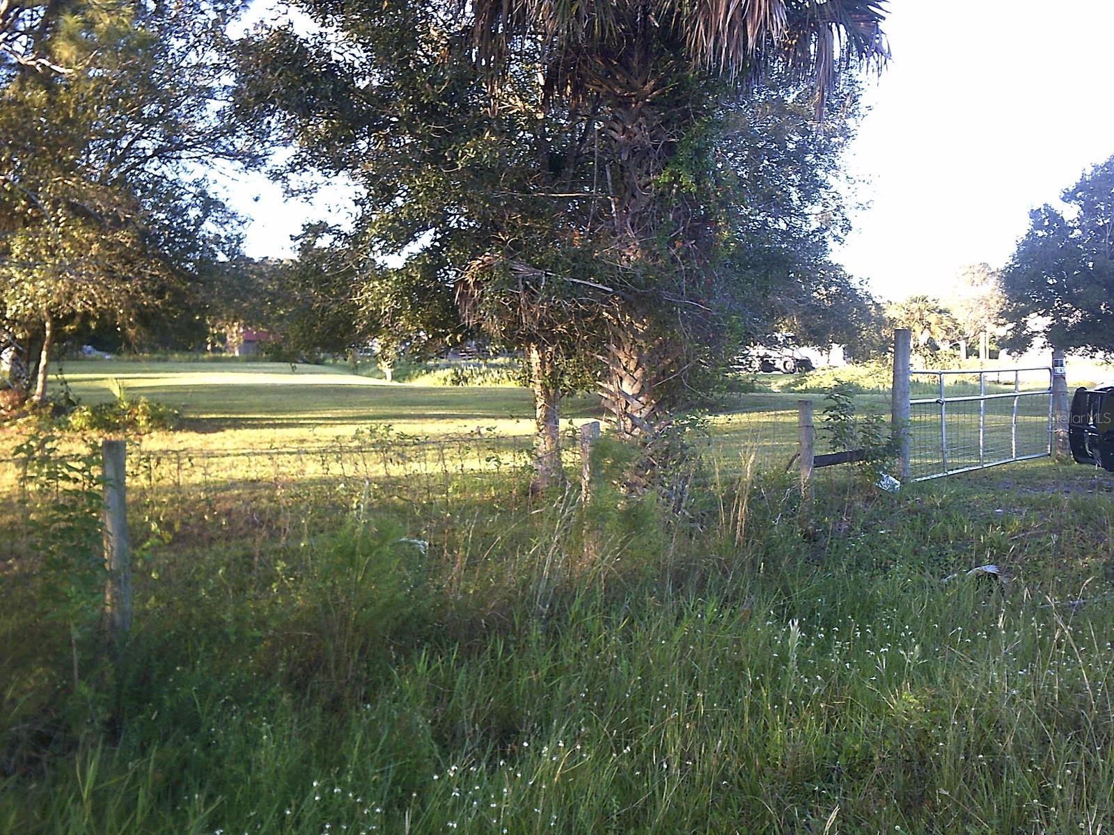 DIXIE RANCH ACRES - Land