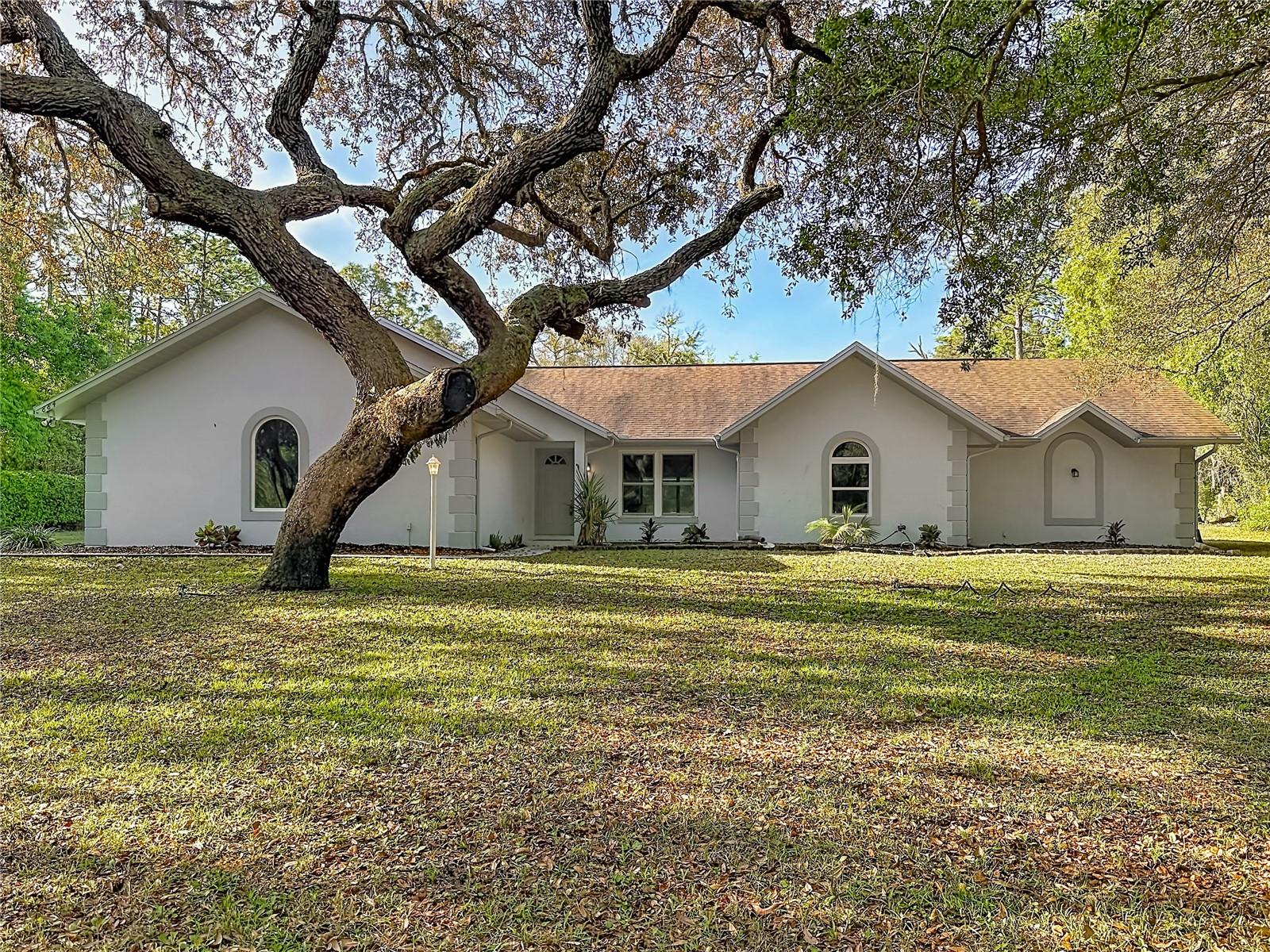 884 W MASSACHUSETTS STREET