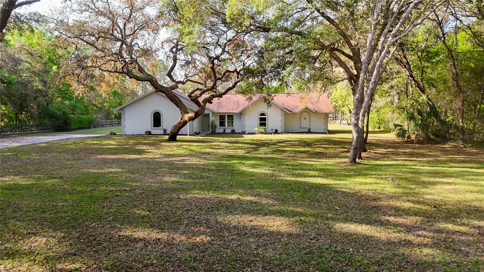 884 W MASSACHUSETTS STREET