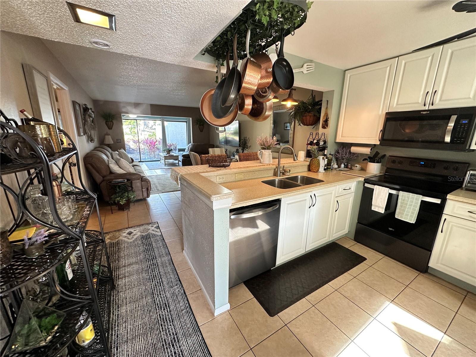 655 WOODLAWN DRIVE 655