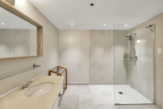 CONDADO LAGOON VILLAS - Residential