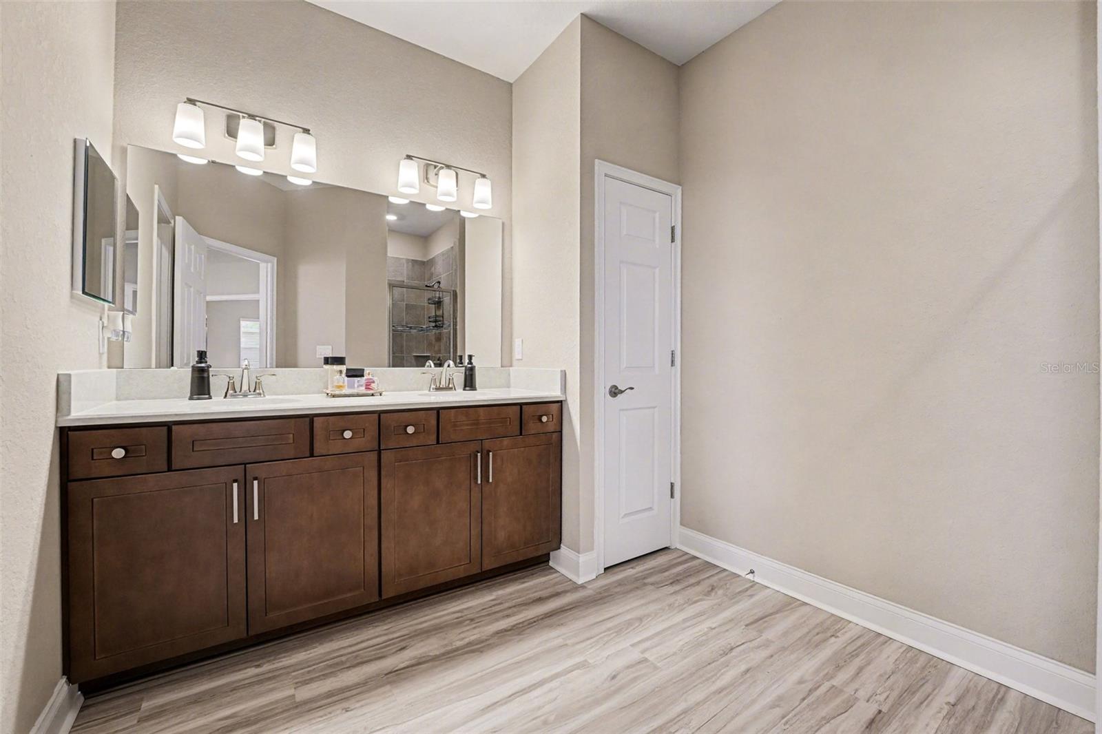 LAKES TR 6 - Residential