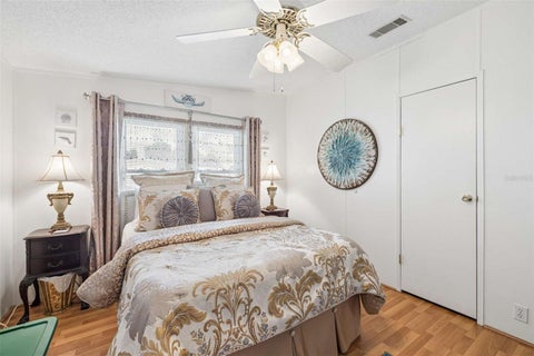 Tiny photo for 1433 Elkhart Circle, Tavares, FL 32778 (MLS # G5118238)