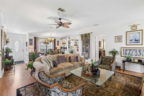 Tiny photo for 1433 Elkhart Circle, Tavares, FL 32778 (MLS # G5118238)