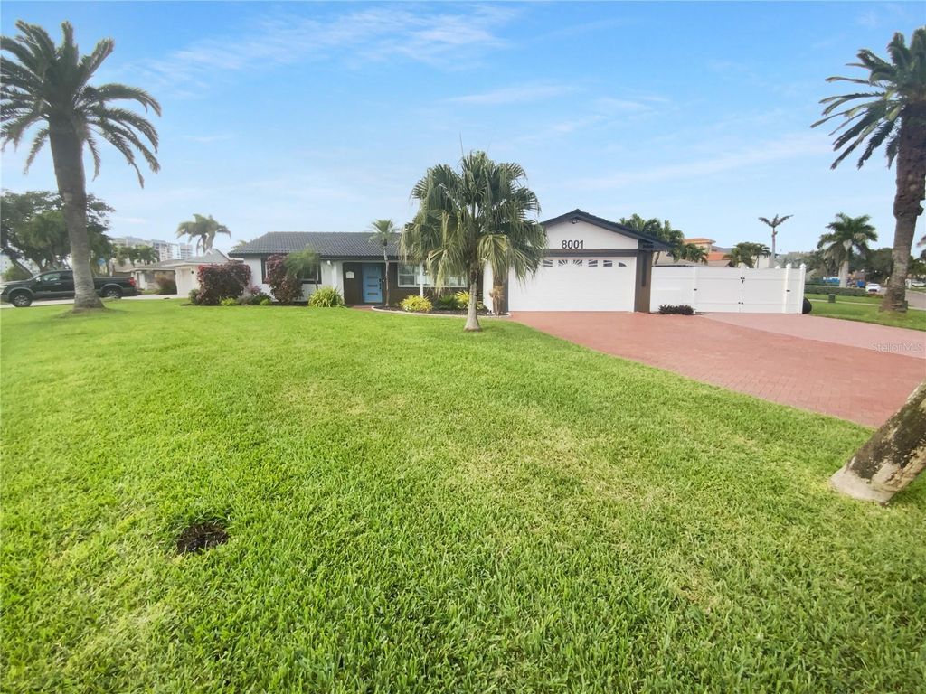 Photo of 8001 13th Avenue S, St Petersburg, FL 33701 (MLS # O6371501)