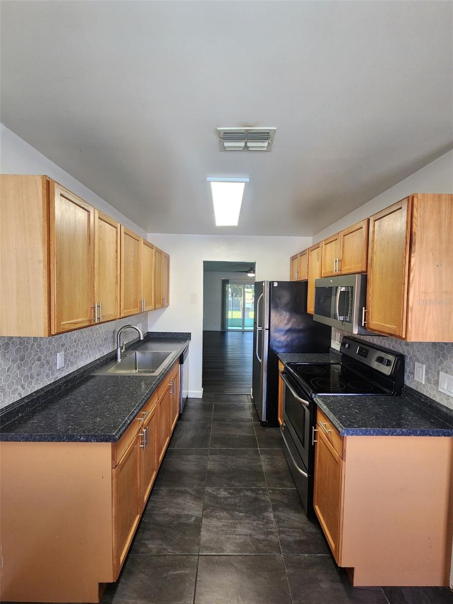 MEADOWS SOUTH SEC 03 - Residential Lease