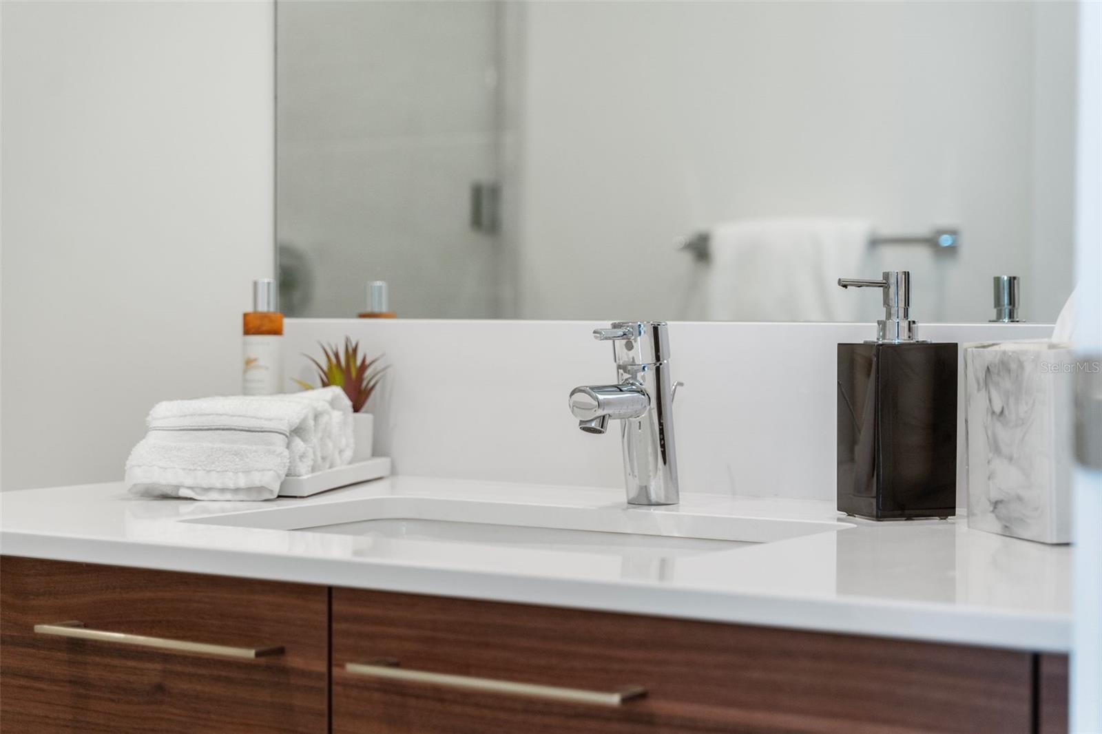 SALTAIRE CONDO - Residential Lease