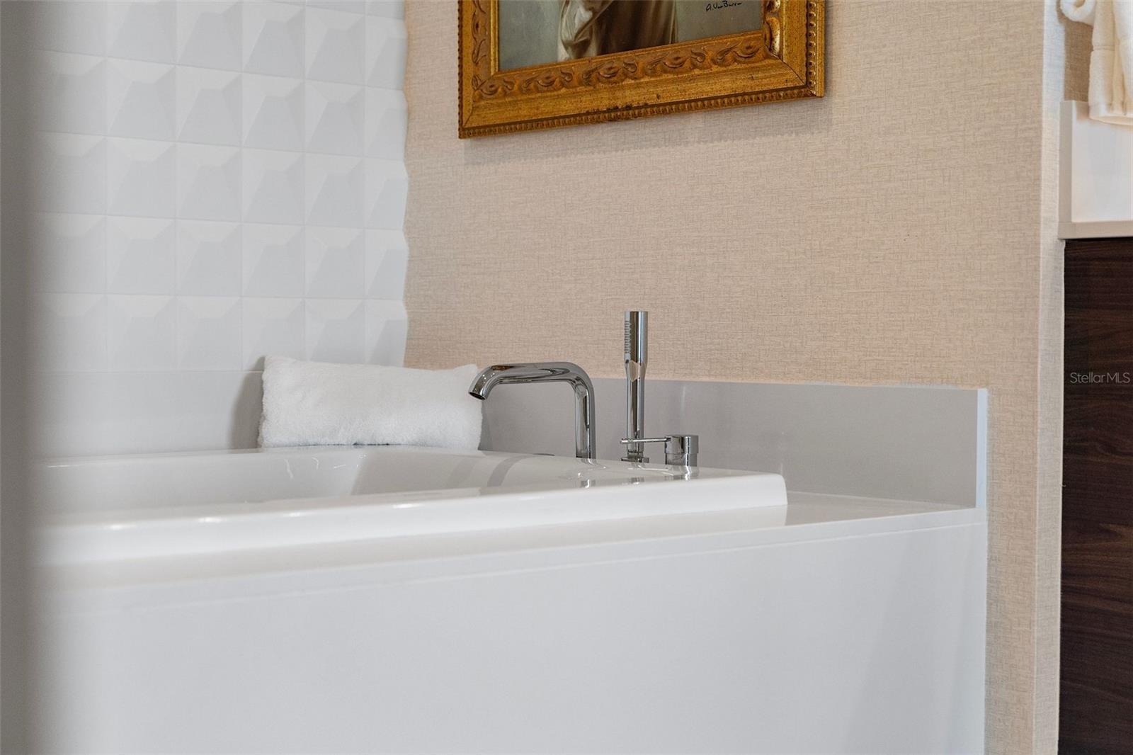 SALTAIRE CONDO - Residential Lease