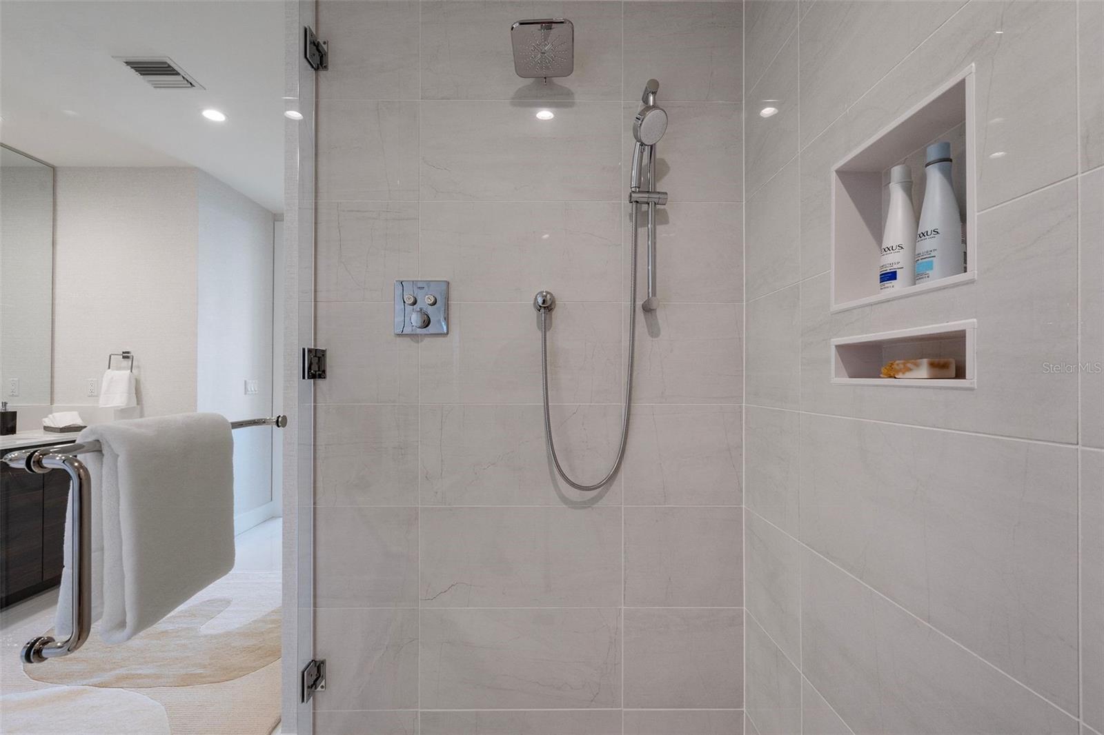 SALTAIRE CONDO - Residential Lease