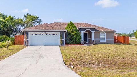 Photo of 402 Ohio Way, Kissimmee, FL 34759 (MLS # S5126488)