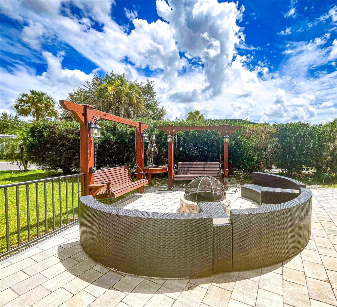 LONG HAMMOCK PH 01 - Residential Lease