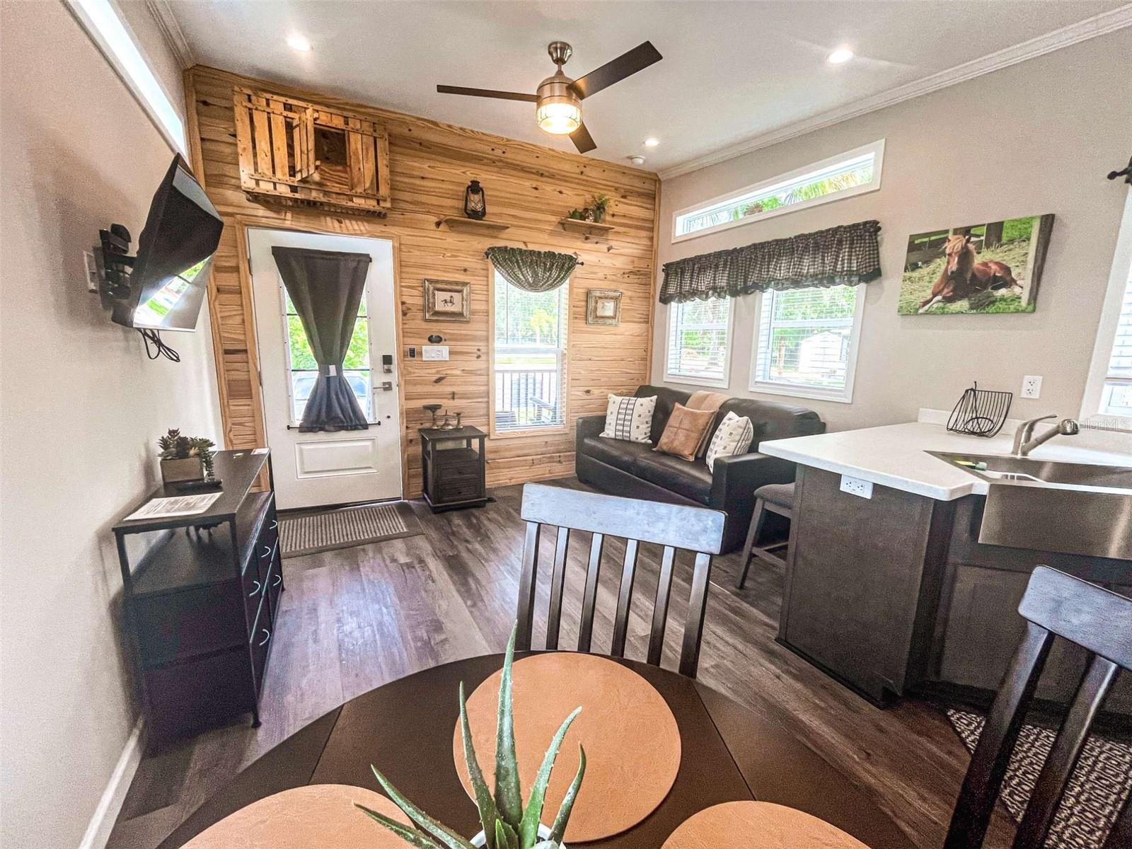 LONG HAMMOCK PH 01 - Residential Lease