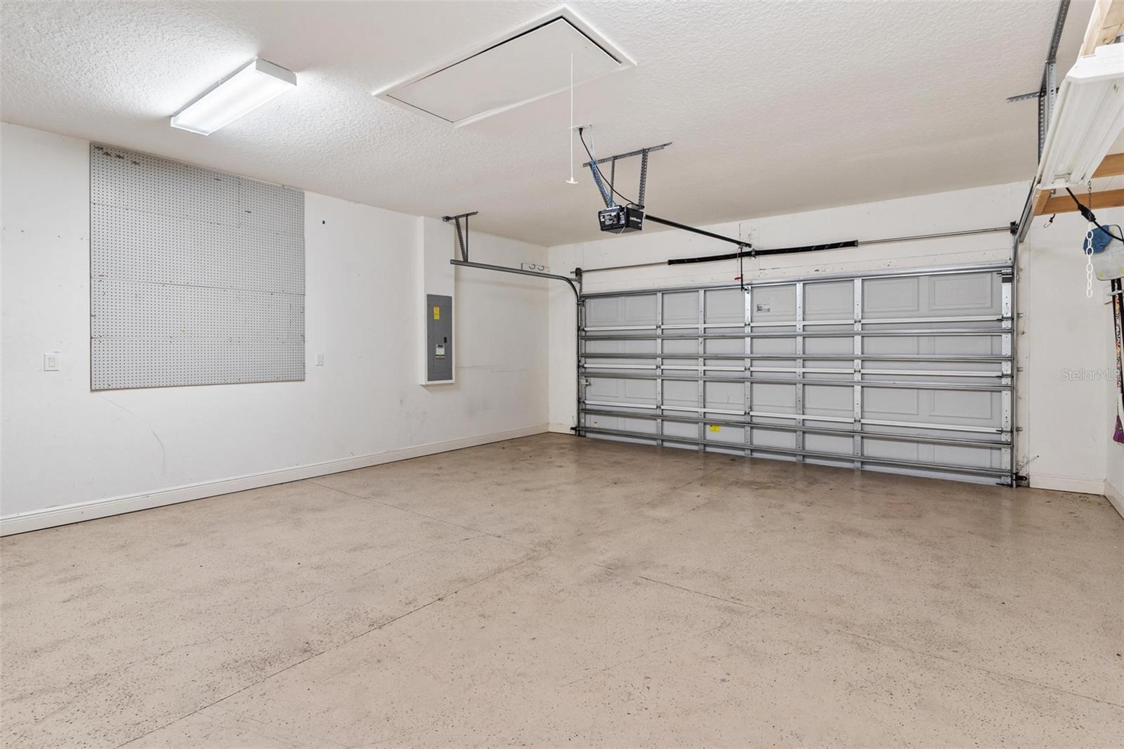 HARBOR HILLS - Residential