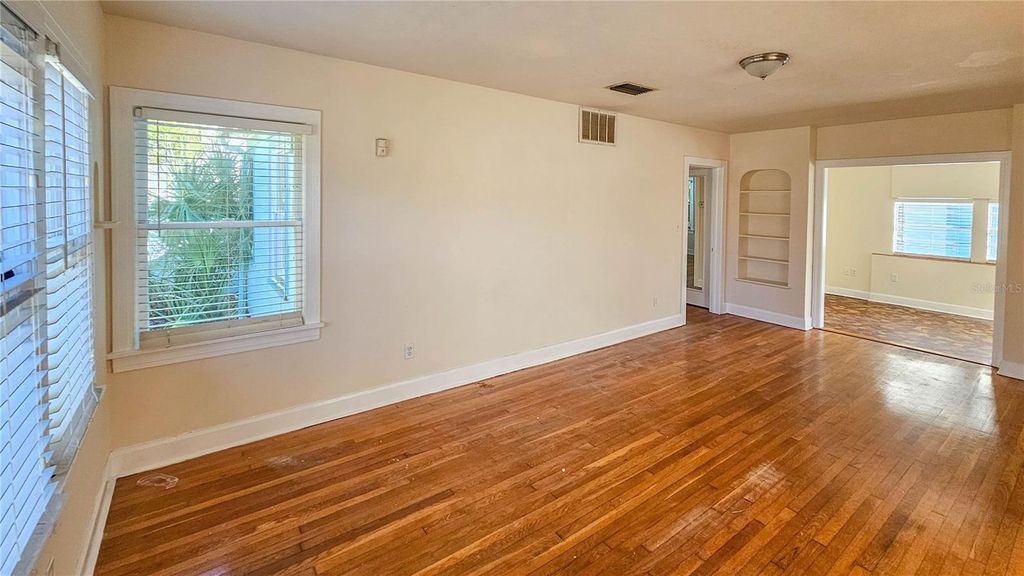 Photo of 860 16th Avenue S, St Petersburg, FL 33701 (MLS # TB8436041)