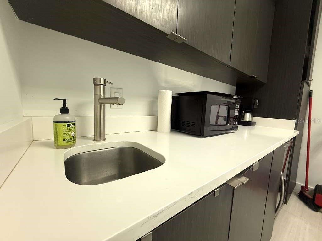 OFFICES/VERANDA PARK BLDG 1500 - Commercial Sale