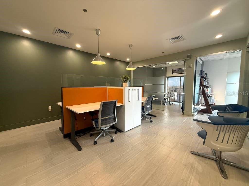 OFFICES/VERANDA PARK BLDG 1500 - Commercial Sale