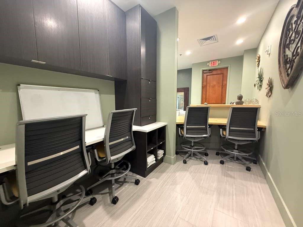 OFFICES/VERANDA PARK BLDG 1500 - Commercial Sale