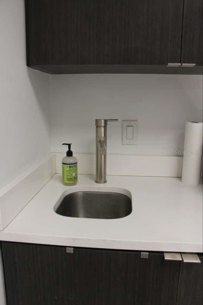 OFFICES/VERANDA PARK BLDG 1500 - Commercial Sale