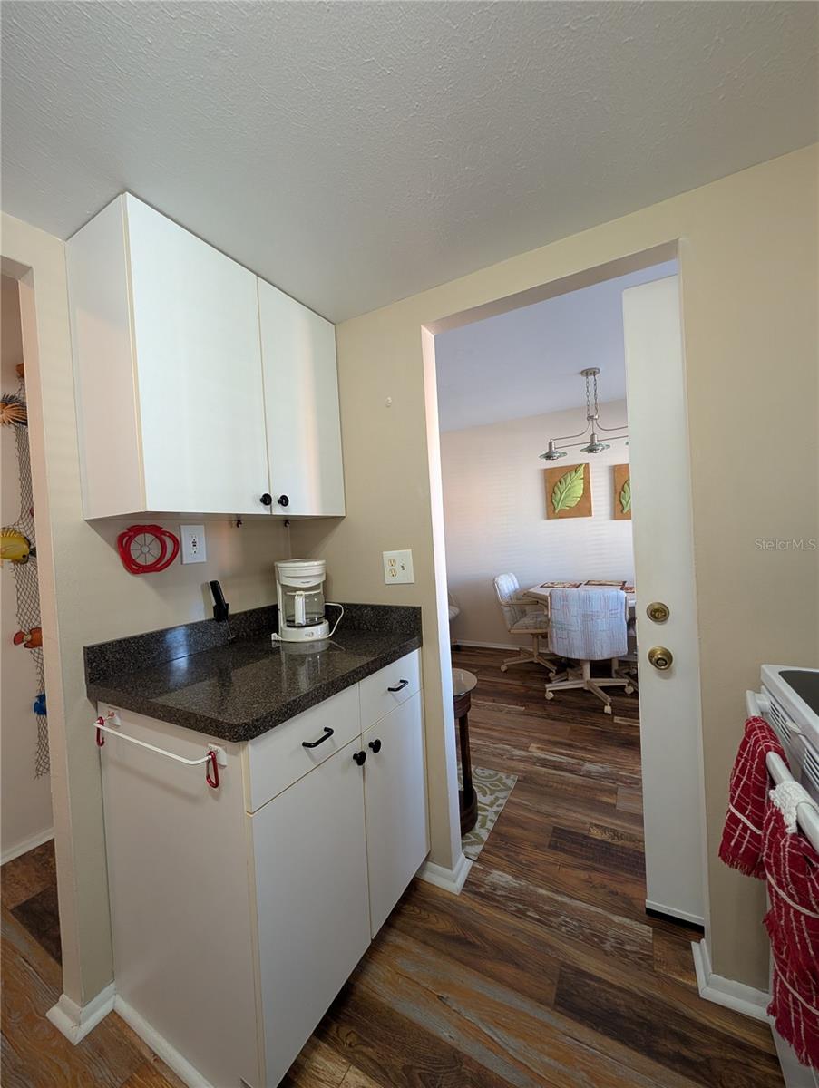 THE FOURTH BAYSHORE - Residential Lease