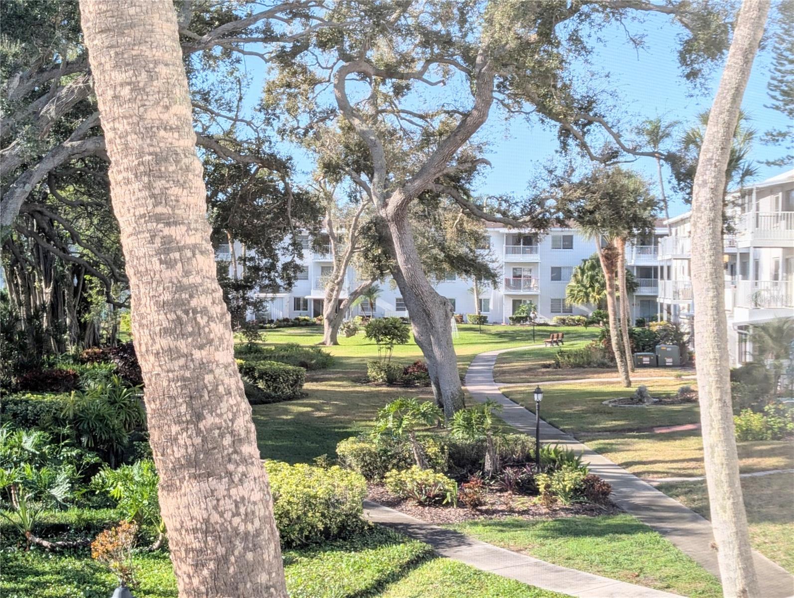 THE FOURTH BAYSHORE - Residential Lease