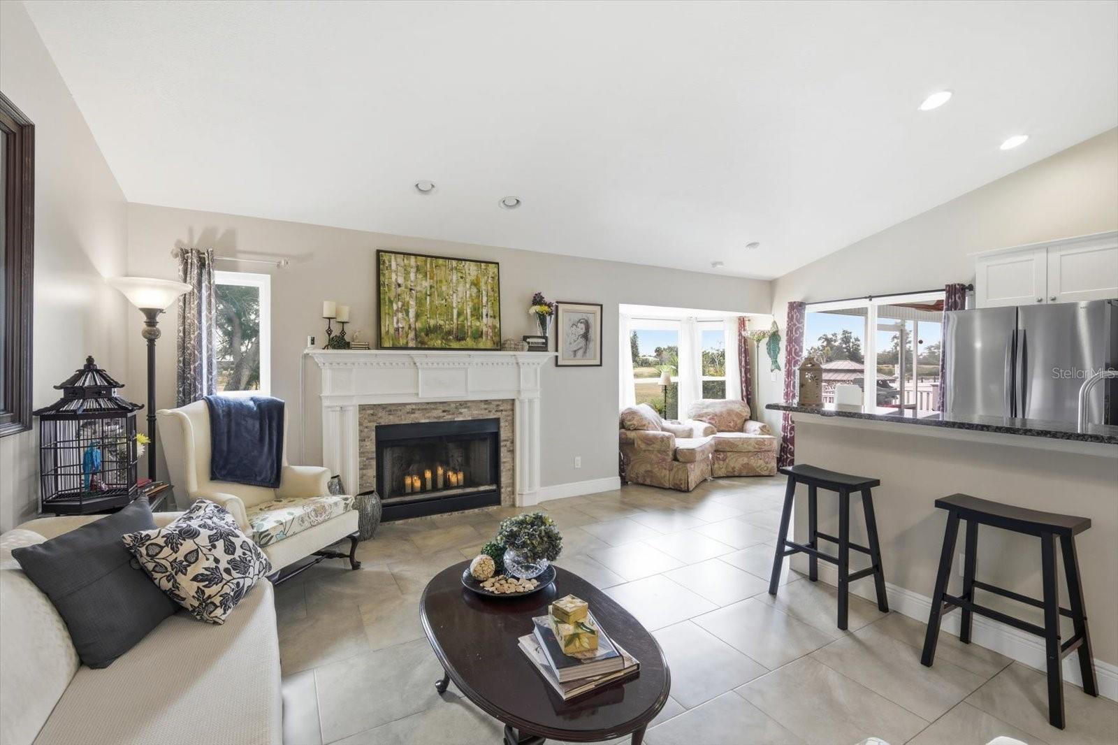 A RESUB OF A POR OF APOLLO - Residential Lease