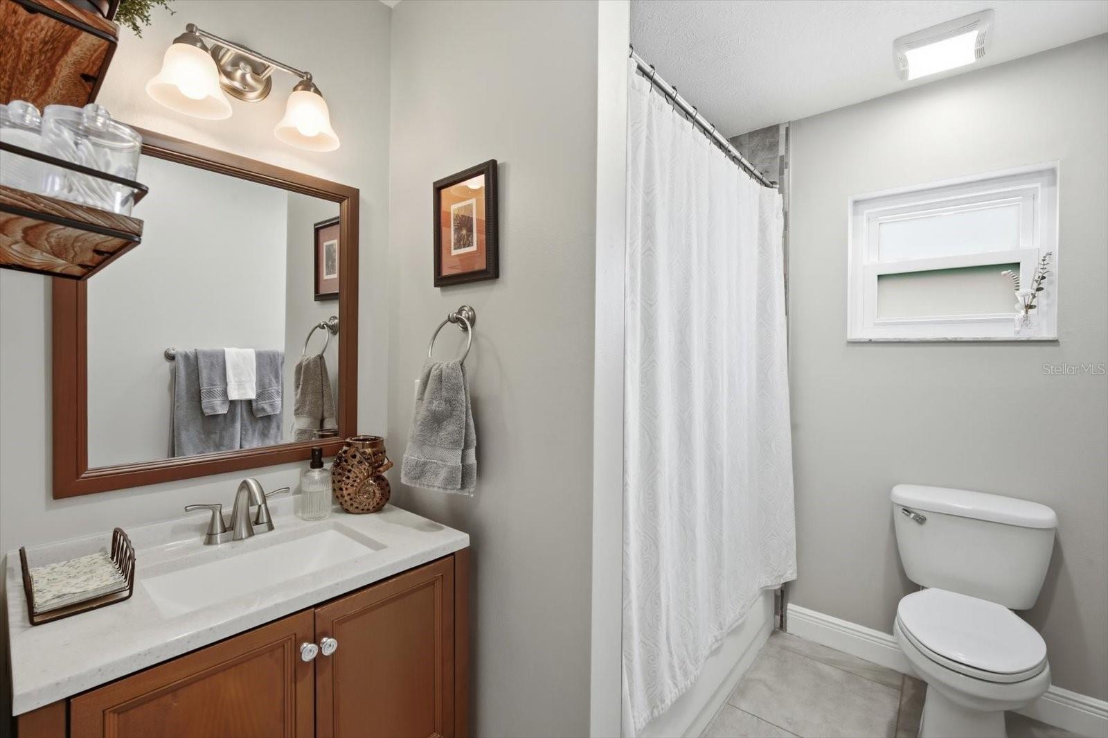A RESUB OF A POR OF APOLLO - Residential Lease