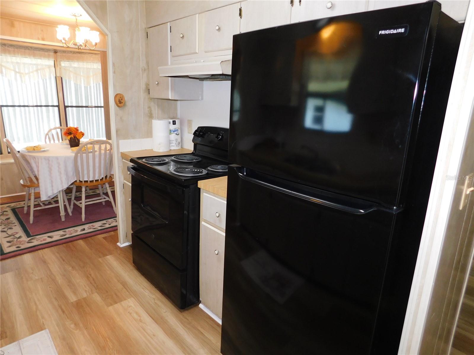 VILLAGE GROVE 01 - Residential