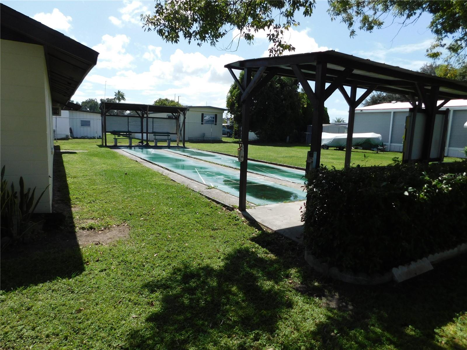 VILLAGE GROVE 01 - Residential