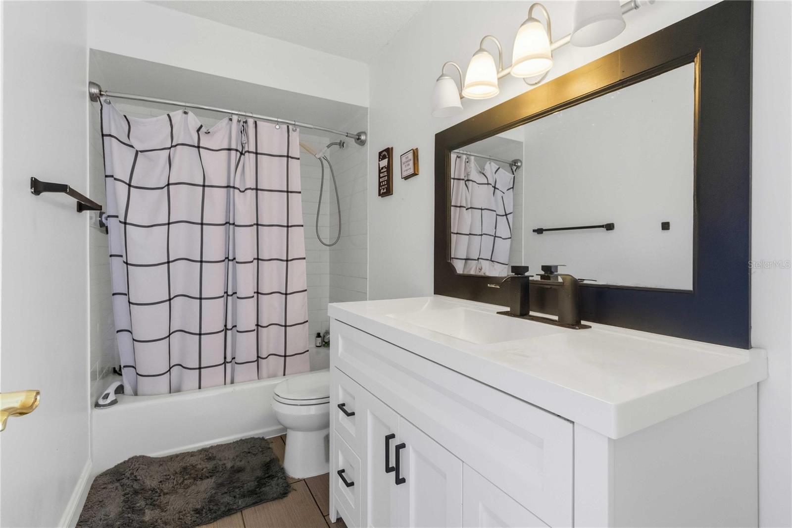 RIVERSIDE ESTATES CORR - Residential