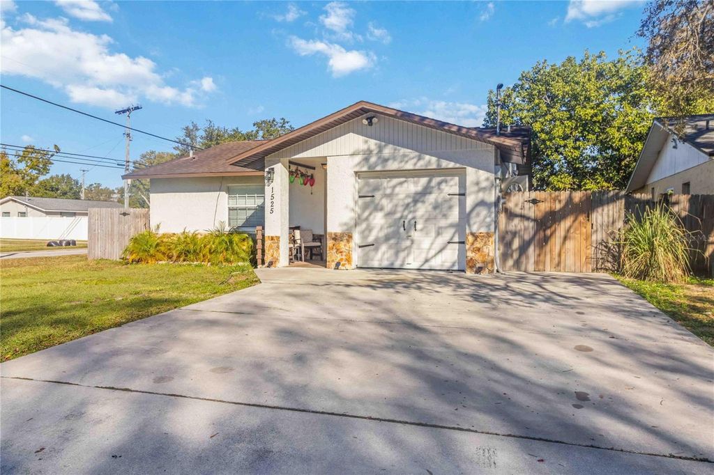 Photo of 1525 W Comanche Avenue, Tampa, FL 33603 (MLS # O6376607)