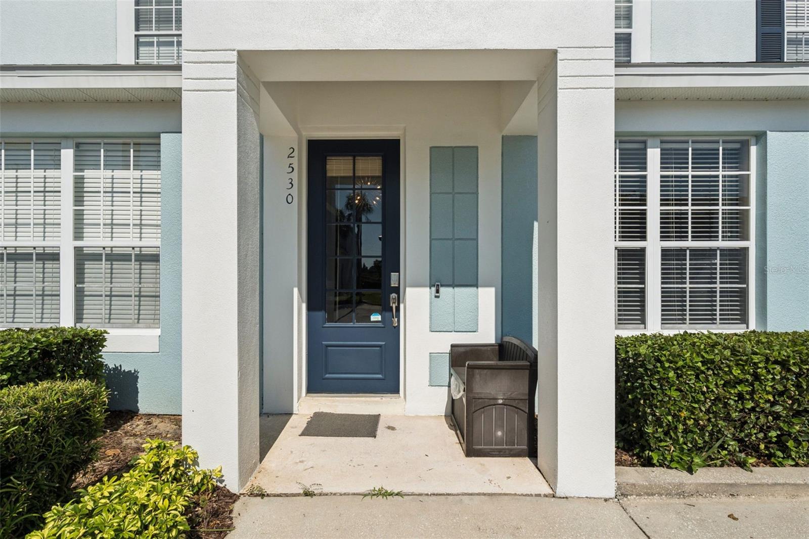 2530 MANESHAW LANE