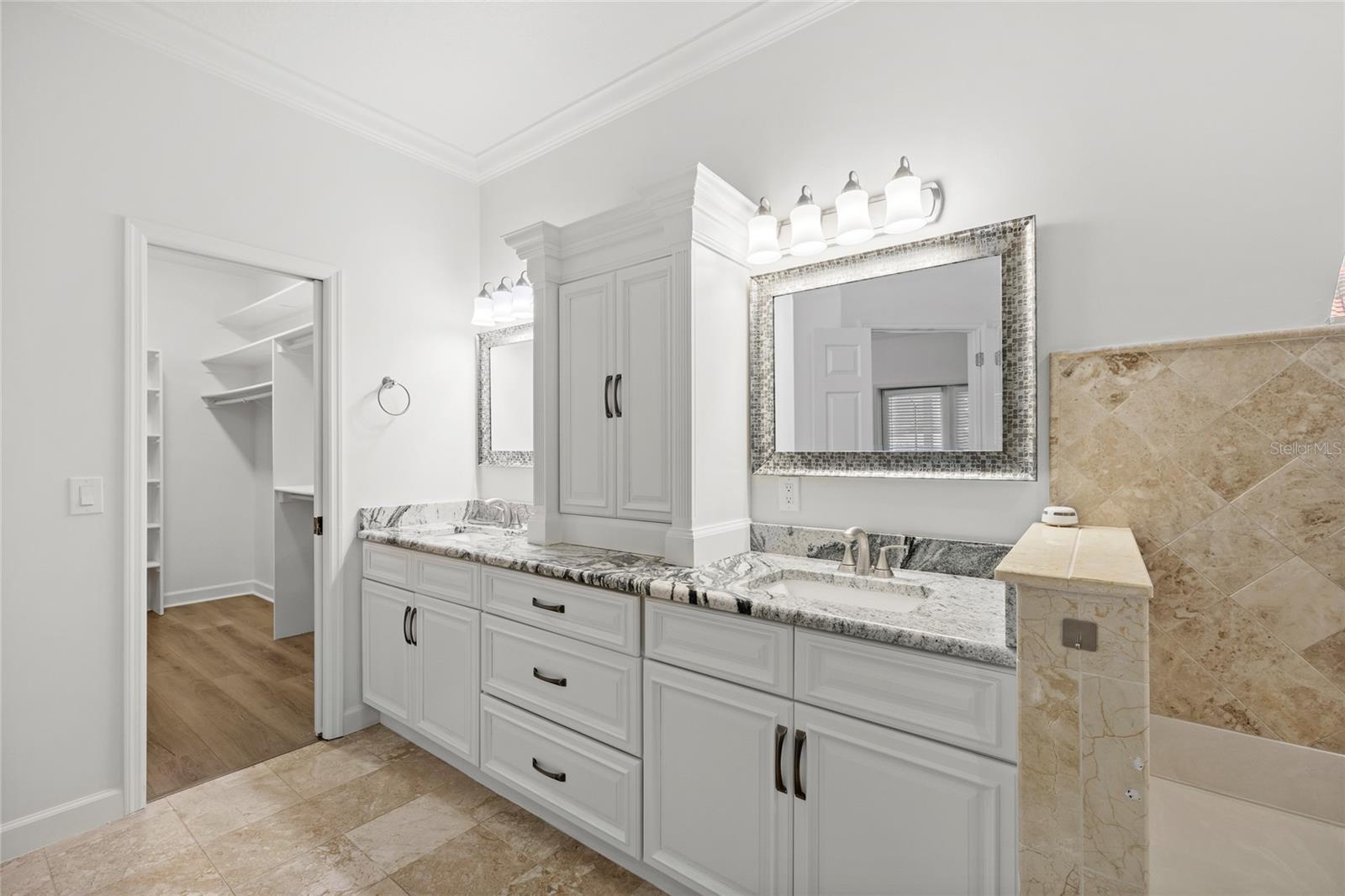 WINDSOR HILL - Residential