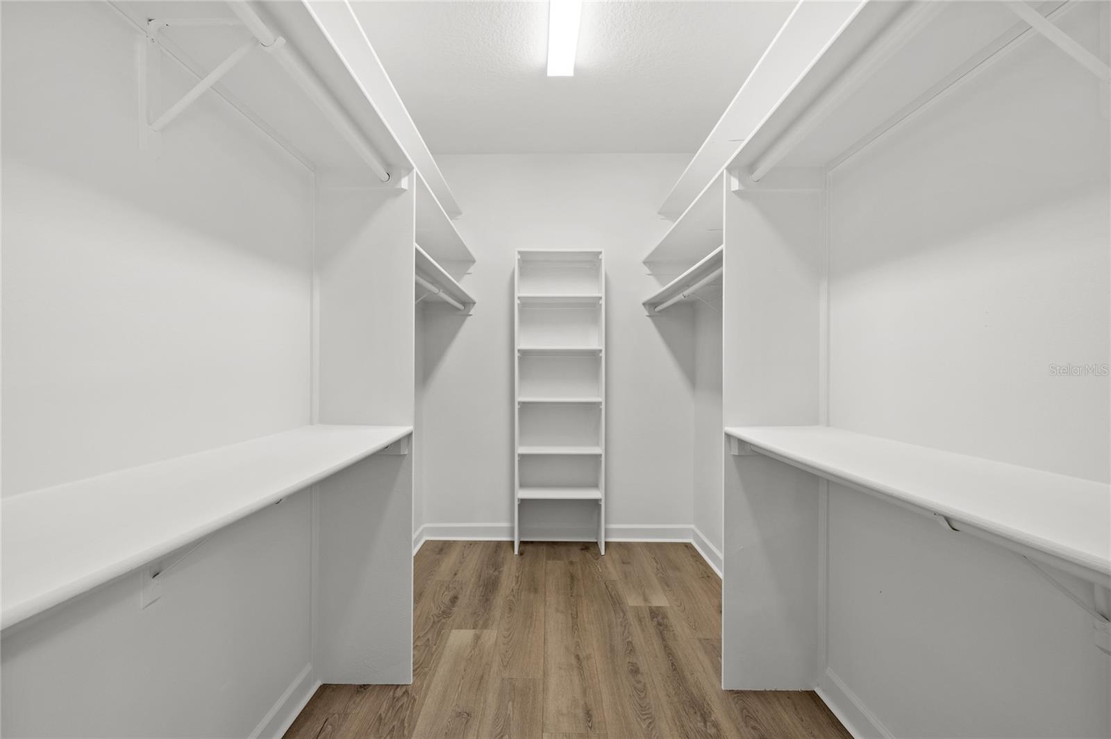 WINDSOR HILL - Residential