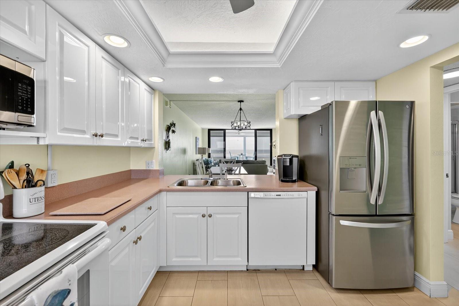 REDINGTON TOWERS 1 CONDO - Residential