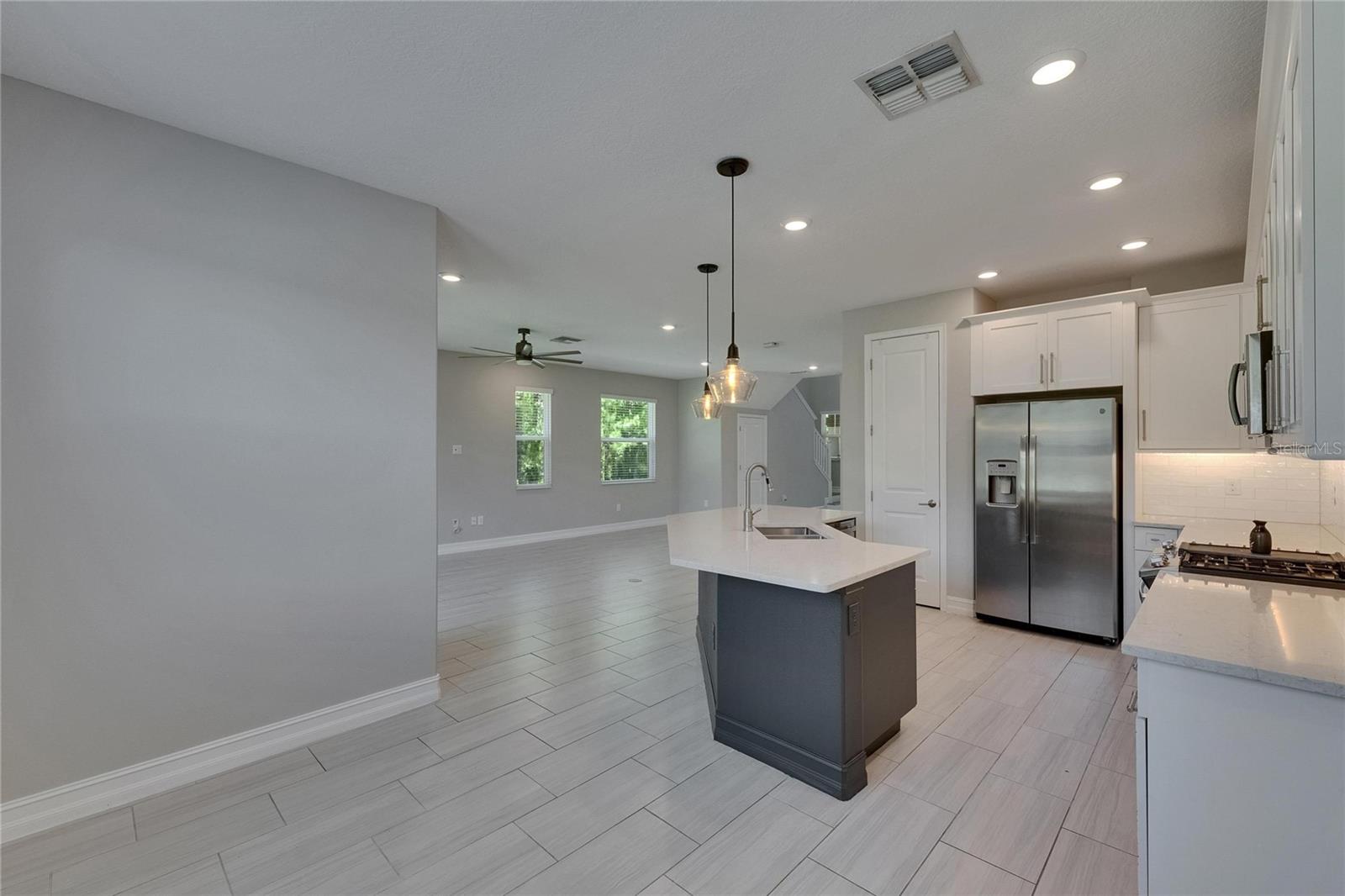 ESTANCIA PH 4 - Residential Lease