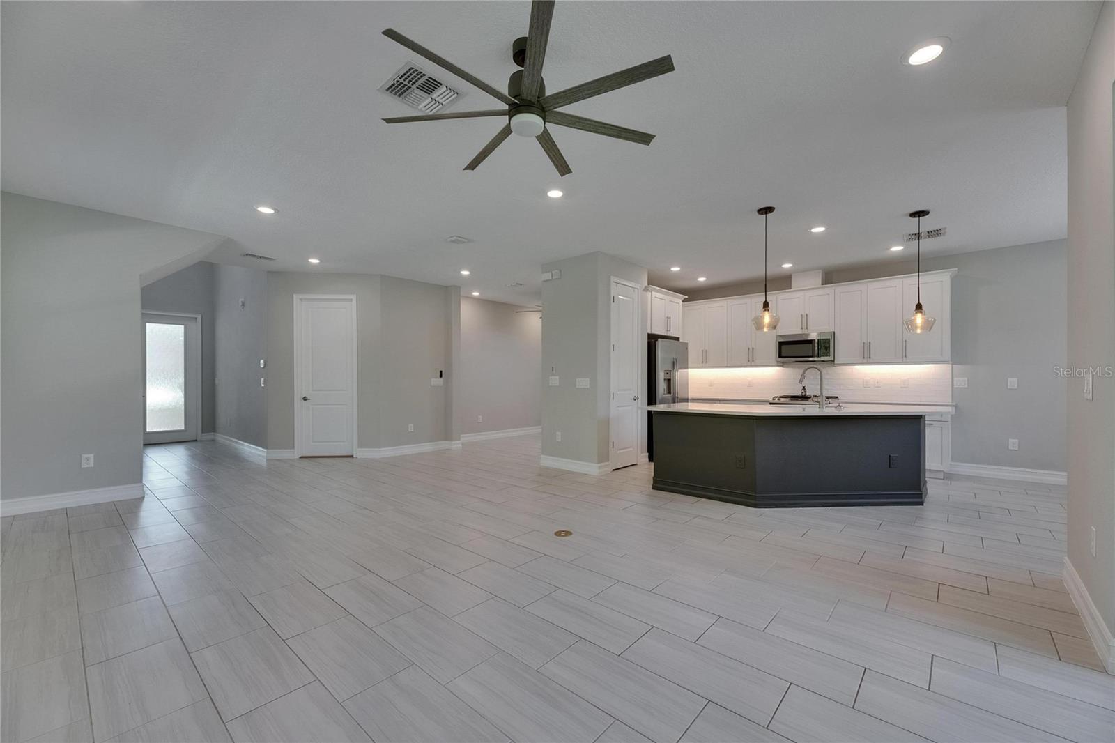 ESTANCIA PH 4 - Residential Lease