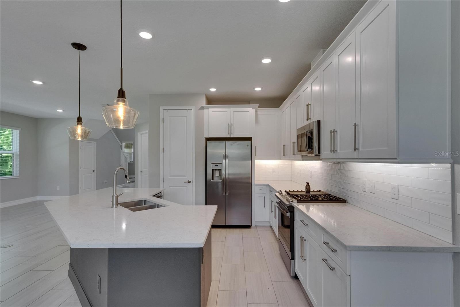 ESTANCIA PH 4 - Residential Lease