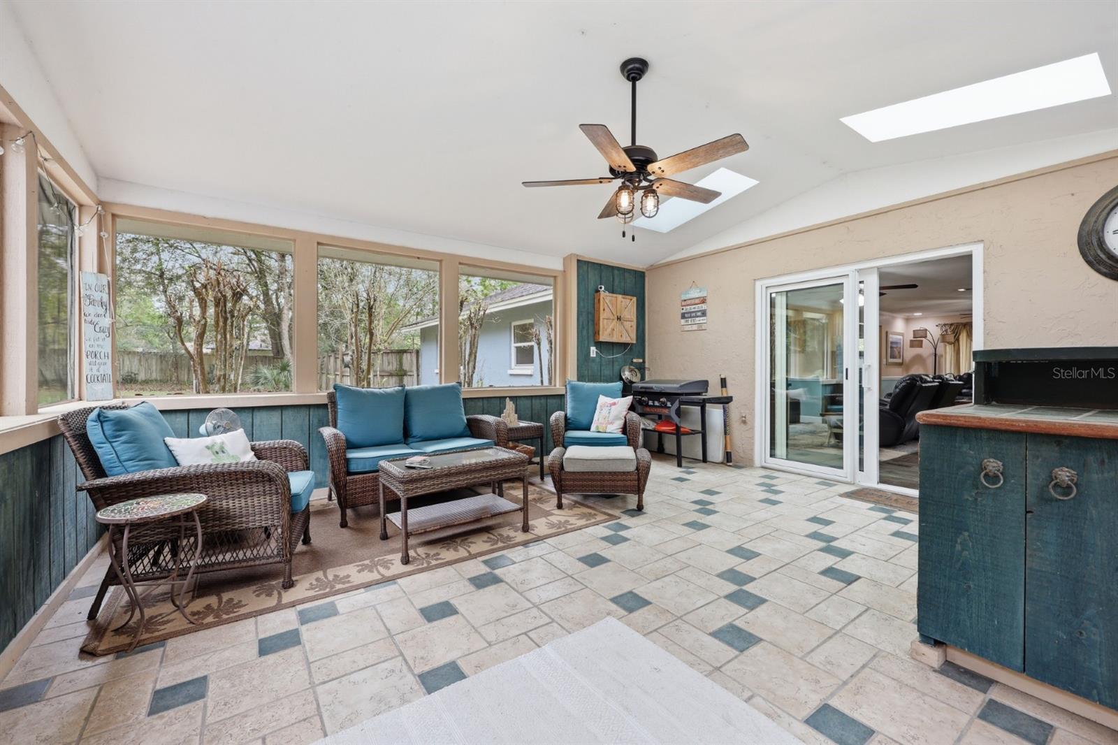 WINDWARD MEADOWS - Residential