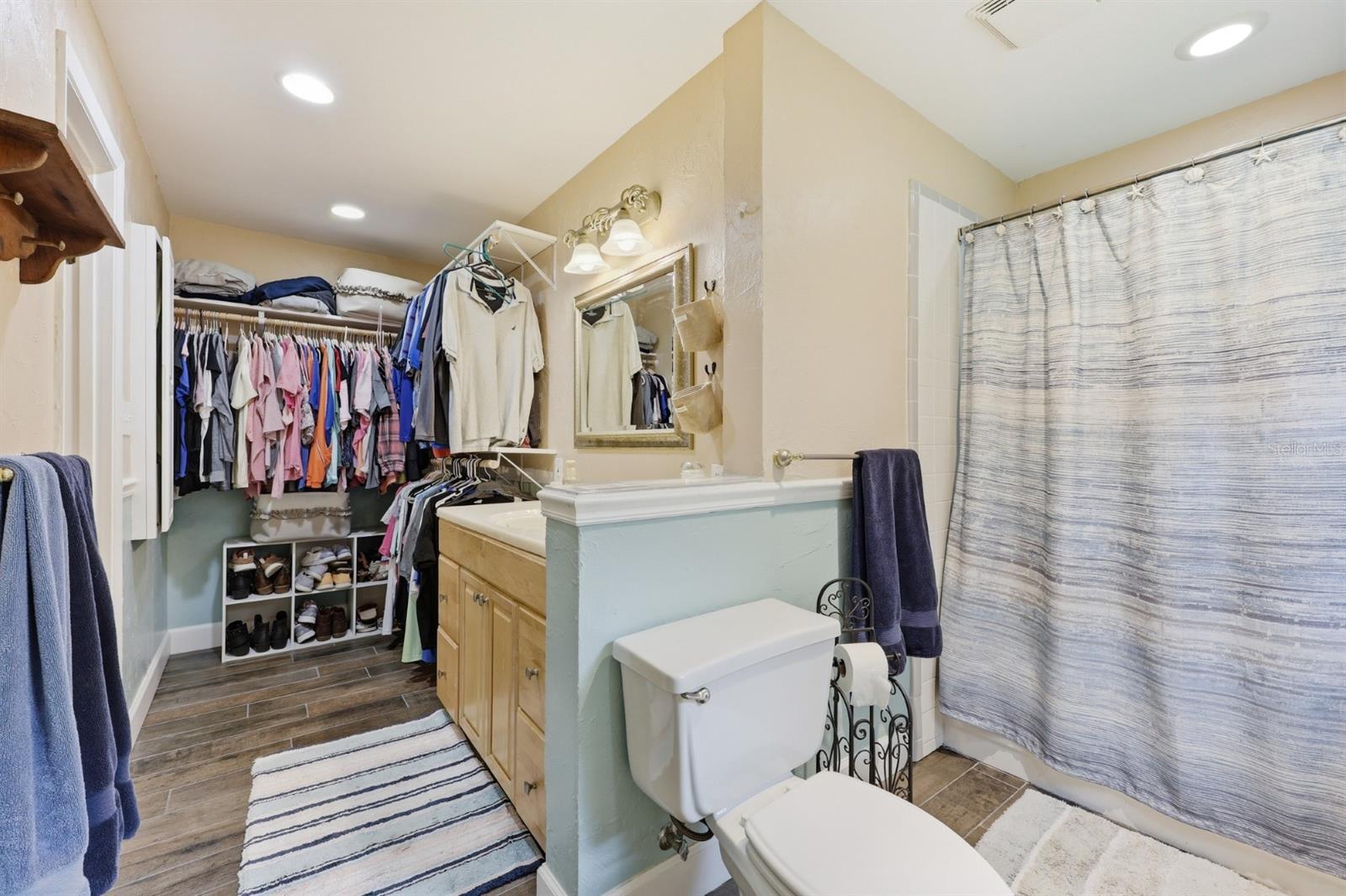 WINDWARD MEADOWS - Residential