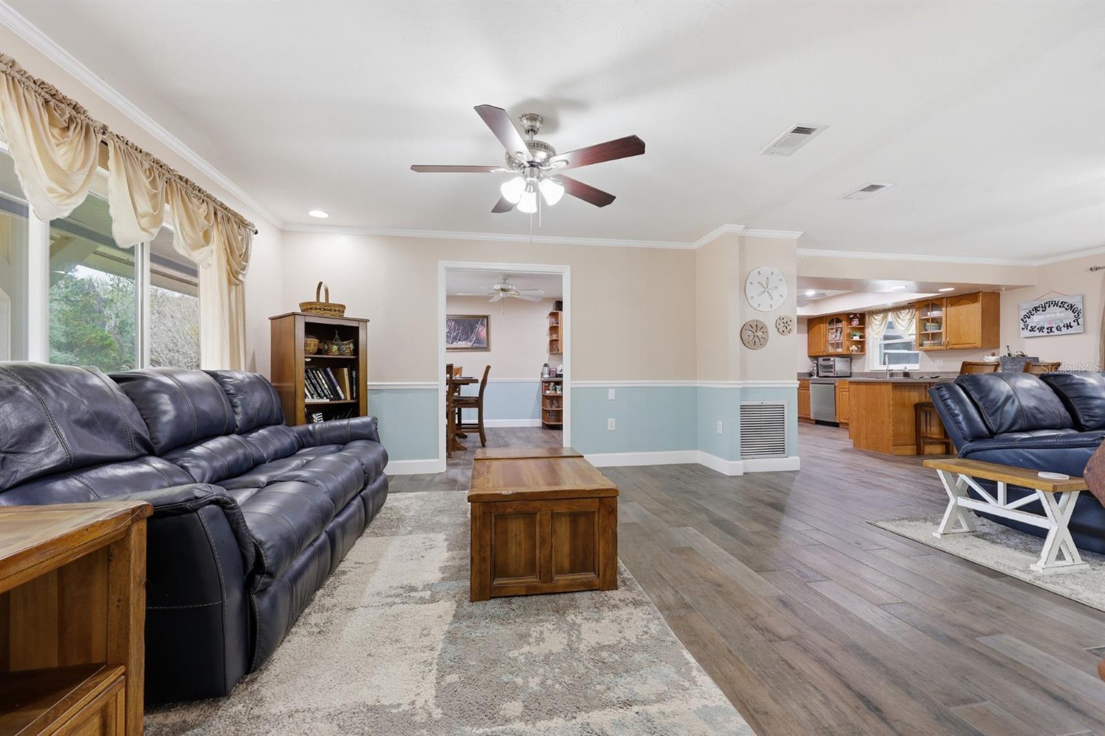 WINDWARD MEADOWS - Residential