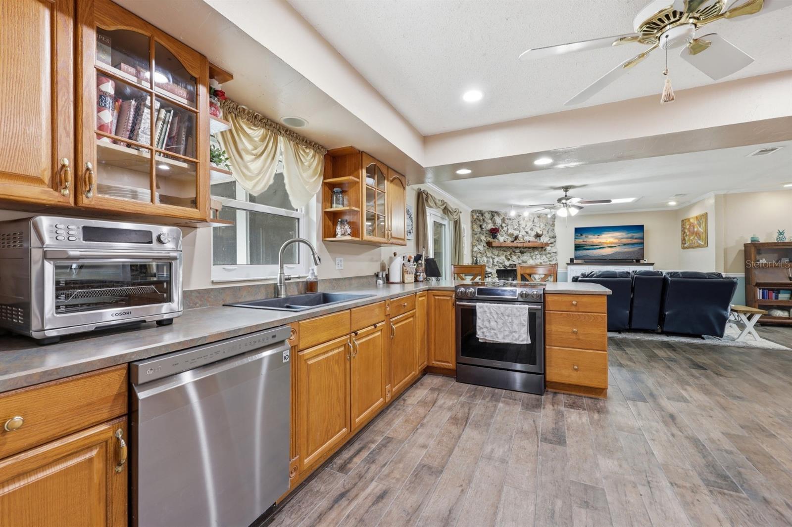 WINDWARD MEADOWS - Residential