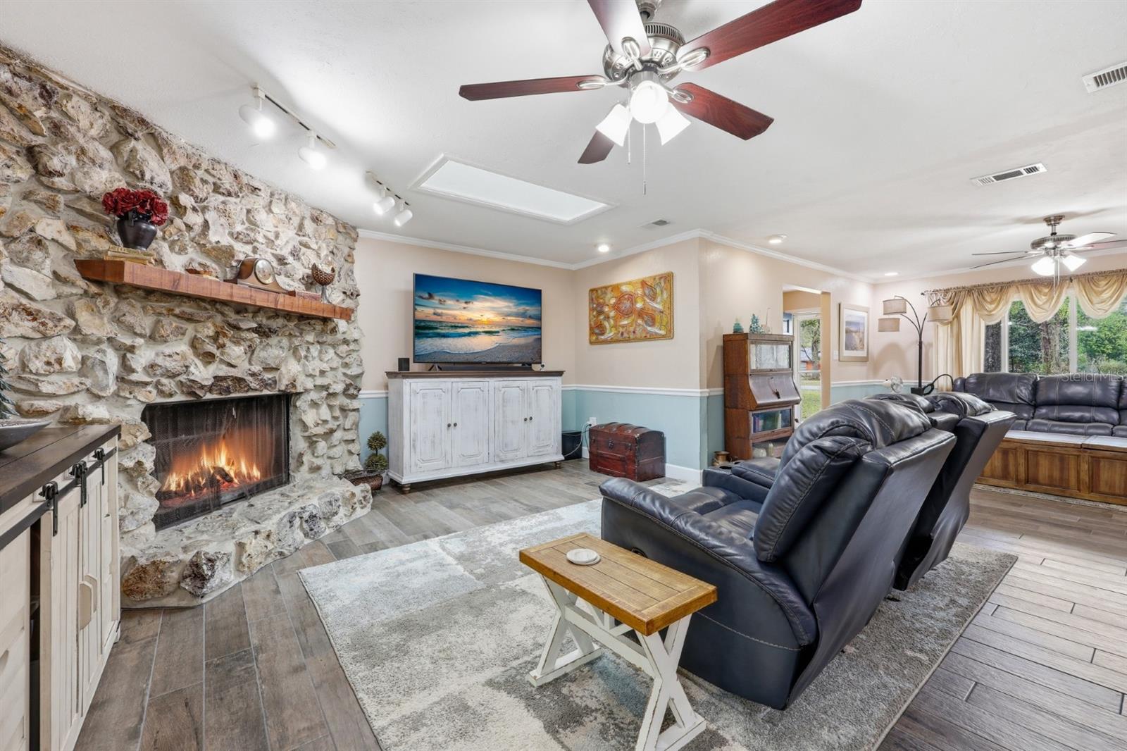 WINDWARD MEADOWS - Residential