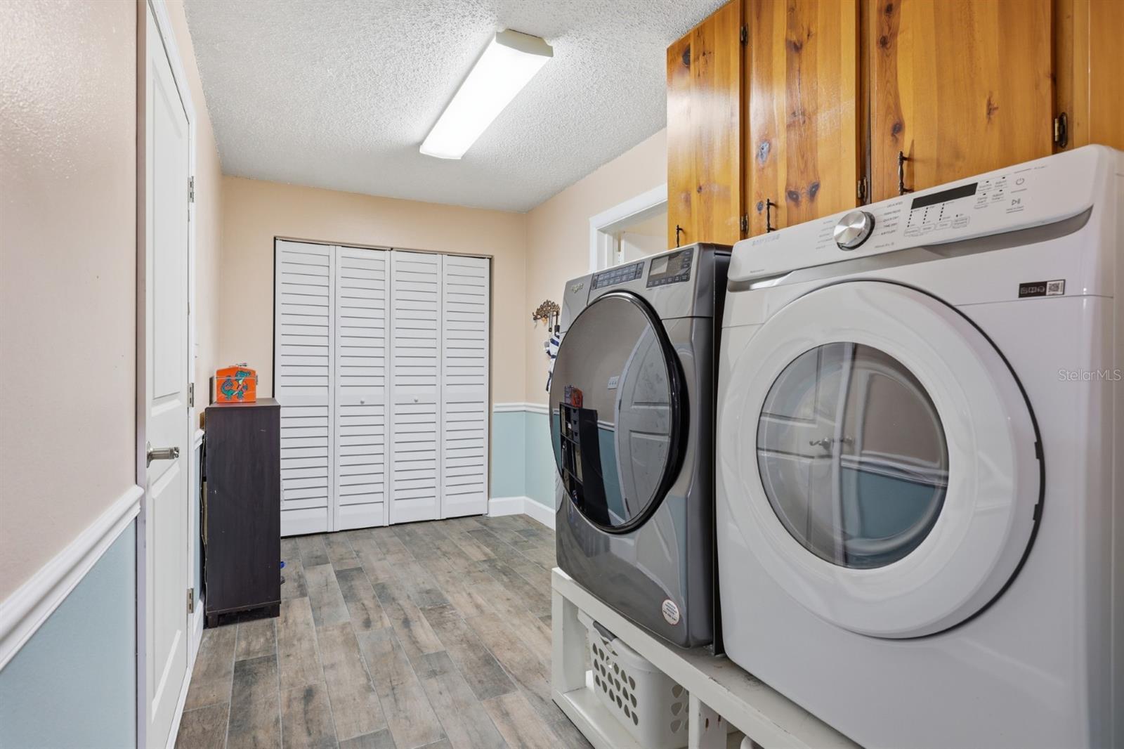 WINDWARD MEADOWS - Residential