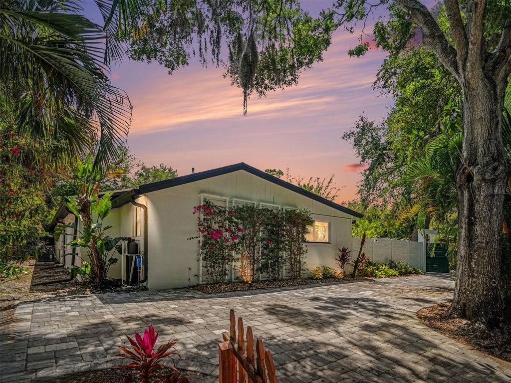 Photo of 4050 Turks Cap Place, Sarasota, FL 34234 (MLS # TB8493607)