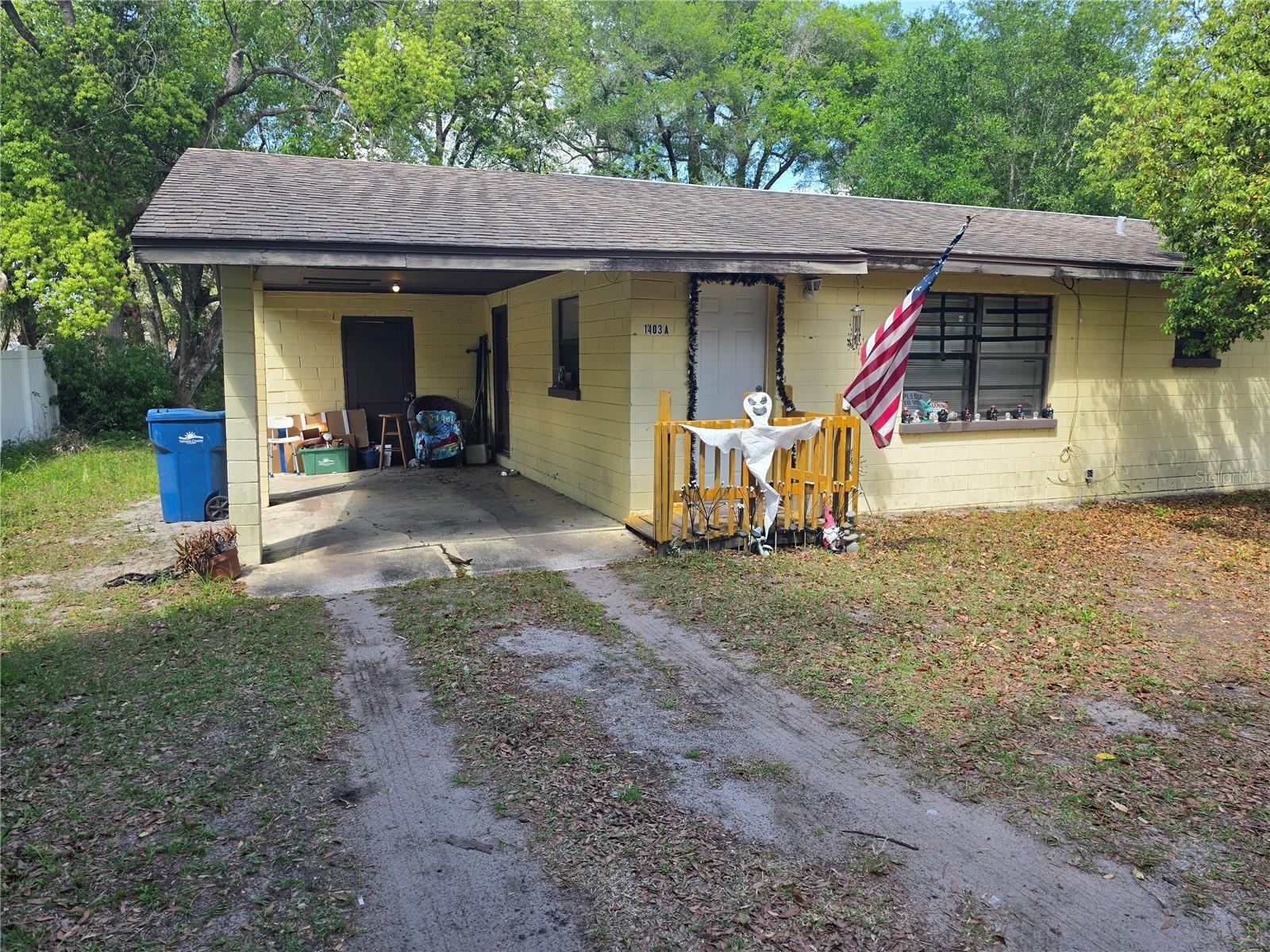 1403 E VOORHIS AVENUE