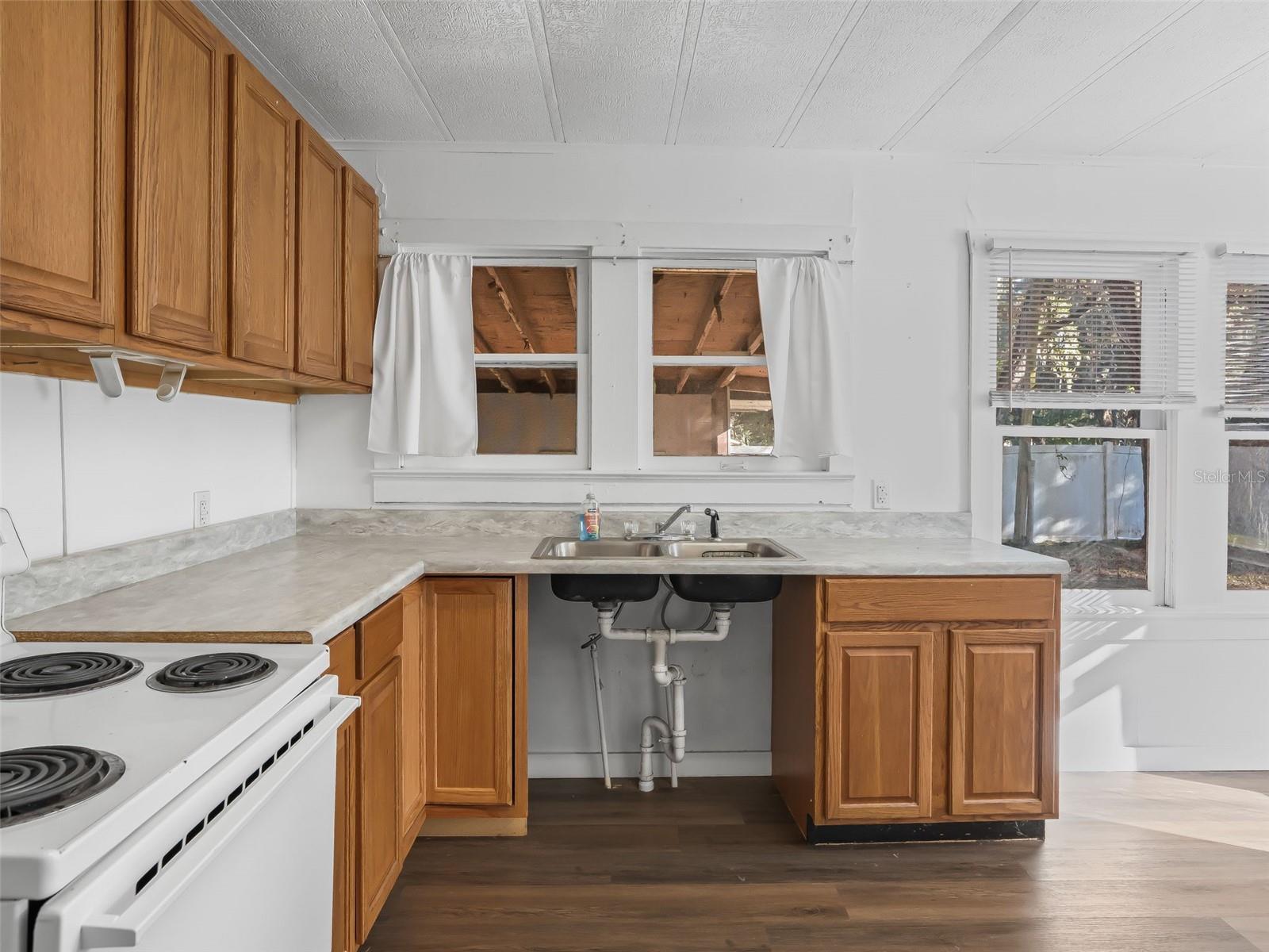 PANACOOCHEE RETREATS - Residential